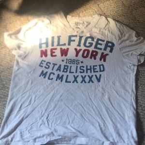 Tommy Hilfiger v neck